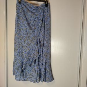 MAX STUDIO Blue Floral Skirt size M NWT
